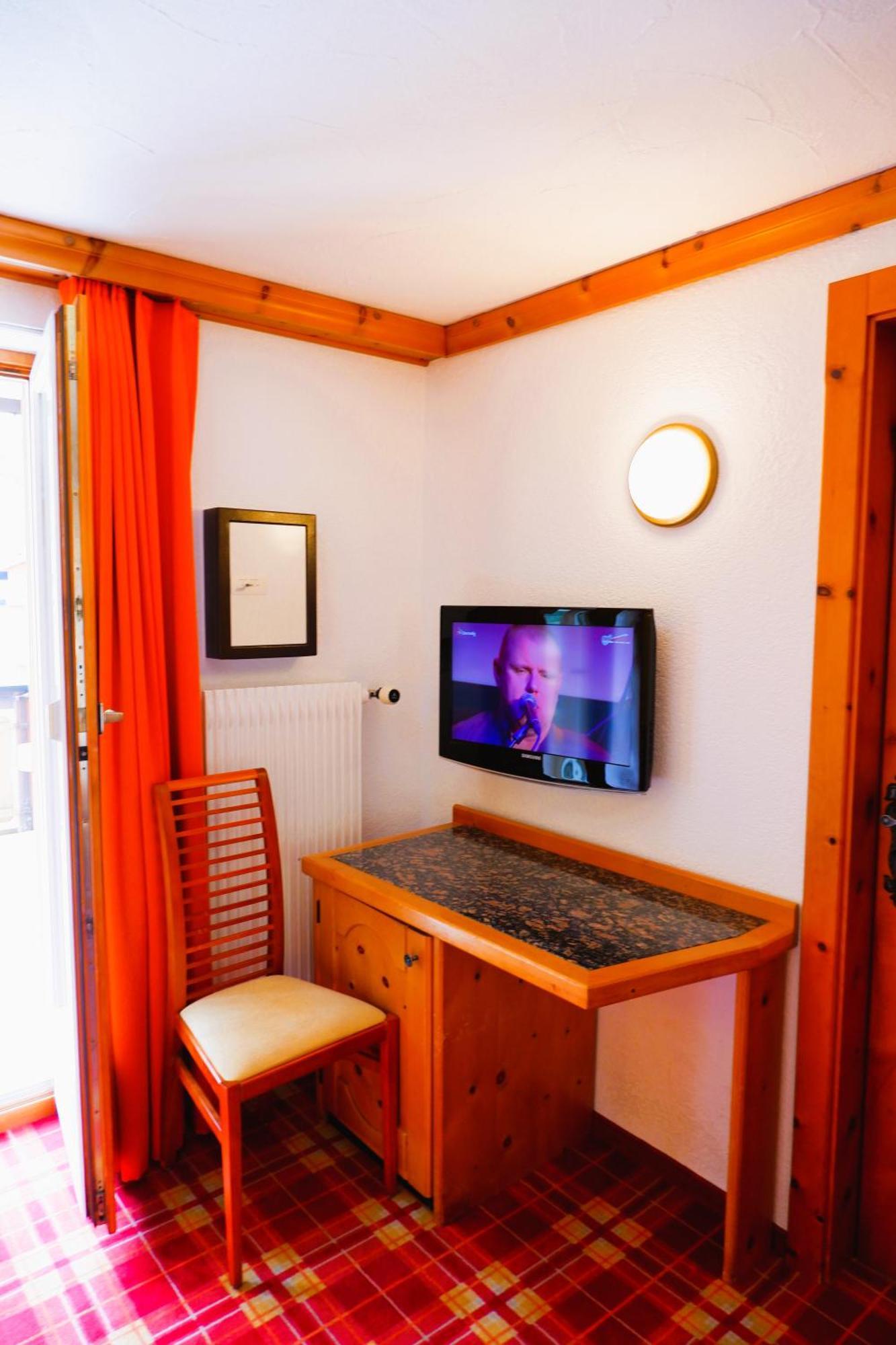 Hotel Christiania Saas Fee Kültér fotó