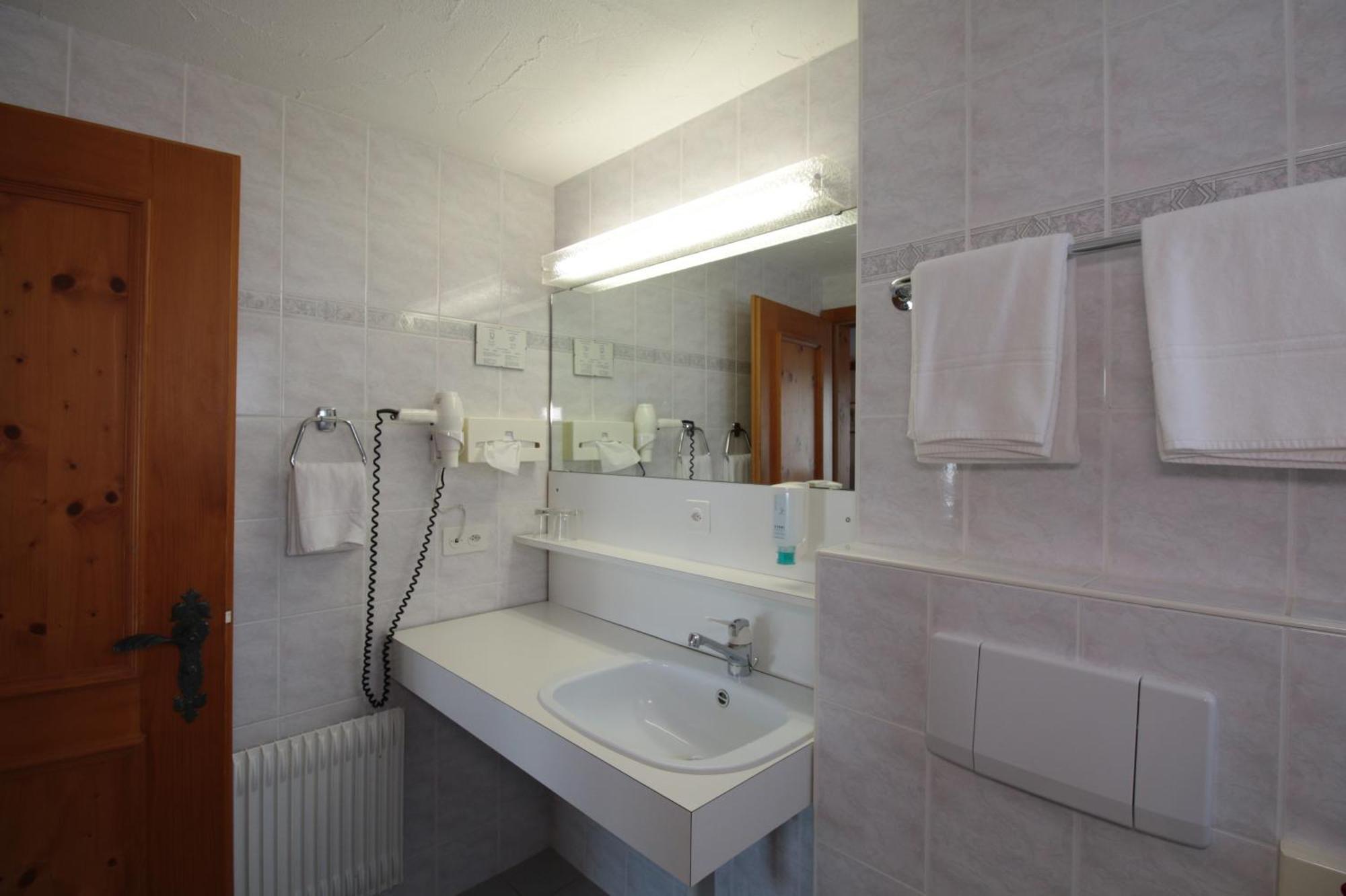 Hotel Christiania Saas Fee Kültér fotó